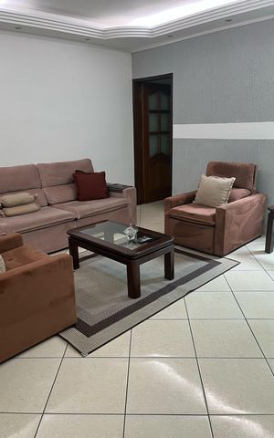 Casa à venda com 196m², 4 quartos e 2 vagas Casa à venda com 196m², 4 quartos e 2 vagasSala