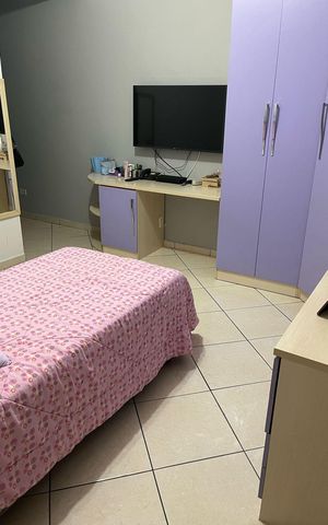 Casa à venda com 196m², 4 quartos e 2 vagas Casa à venda com 196m², 4 quartos e 2 vagasQuarto 4