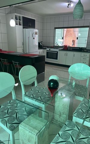 Casa à venda com 196m², 4 quartos e 2 vagas Casa à venda com 196m², 4 quartos e 2 vagasCozinha