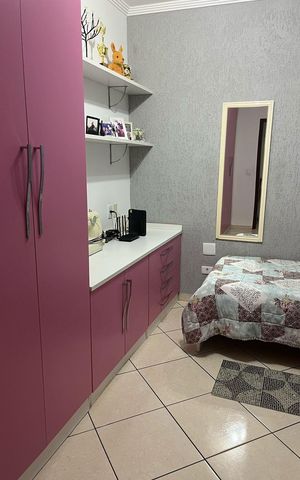 Casa à venda com 196m², 4 quartos e 2 vagas Casa à venda com 196m², 4 quartos e 2 vagasQuarto 2