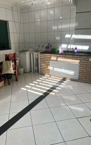 Casa à venda com 196m², 4 quartos e 2 vagas Casa à venda com 196m², 4 quartos e 2 vagasChurrasqueira