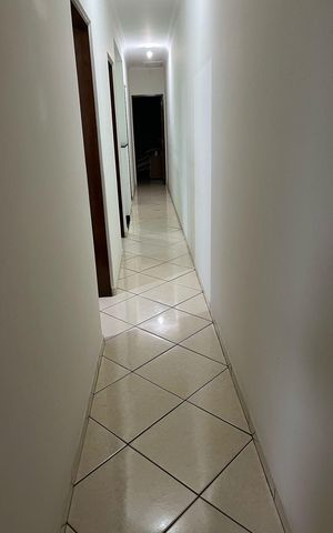 Casa à venda com 196m², 4 quartos e 2 vagas Casa à venda com 196m², 4 quartos e 2 vagasCorredor
