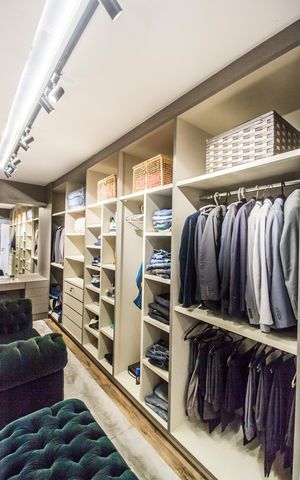 Apartamento à venda com 344m², 3 quartos e 4 vagas Apartamento à venda com 344m², 3 quartos e 4 vagasCloset da suíte 1