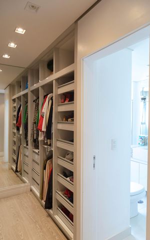 Apartamento à venda com 169m², 3 quartos e 2 vagas Apartamento à venda com 169m², 3 quartos e 2 vagasCloset do quarto
