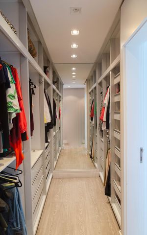 Apartamento à venda com 169m², 3 quartos e 2 vagas Apartamento à venda com 169m², 3 quartos e 2 vagasCloset do quarto