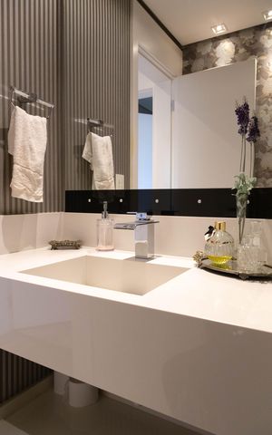 Apartamento à venda com 169m², 3 quartos e 2 vagas Apartamento à venda com 169m², 3 quartos e 2 vagasBanheiro 2