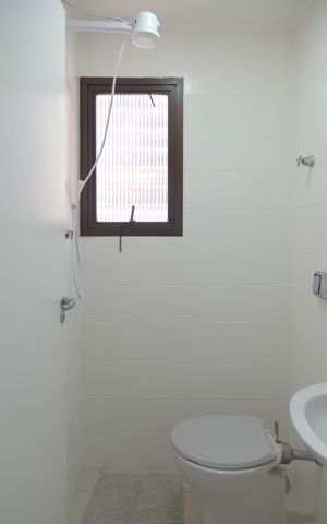 Apartamento à venda com 169m², 3 quartos e 2 vagas Apartamento à venda com 169m², 3 quartos e 2 vagasBanheiro de Serviço
