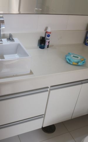 Apartamento à venda com 317m², 4 quartos e 3 vagasBanheiro da Suíte 2