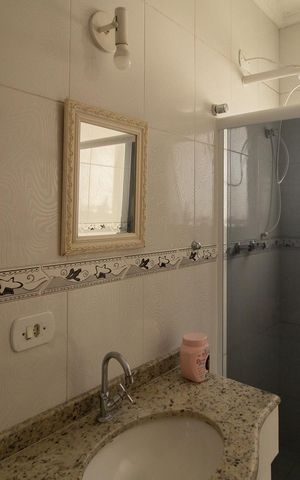 Casa para alugar com 147m², 3 quartos e 4 vagas Casa para alugar com 147m², 3 quartos e 4 vagasBanheiro da Suíte 2