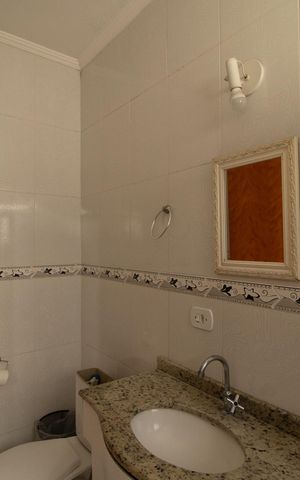 Casa para alugar com 147m², 3 quartos e 4 vagas Casa para alugar com 147m², 3 quartos e 4 vagasBanheiro da Suíte 2