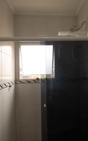 Casa para alugar com 147m², 3 quartos e 4 vagas Casa para alugar com 147m², 3 quartos e 4 vagasBanheiro da Suíte 1