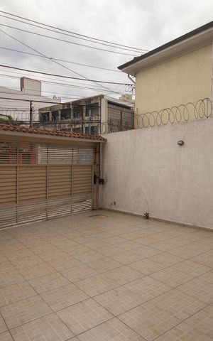 Casa para alugar com 147m², 3 quartos e 4 vagas Casa para alugar com 147m², 3 quartos e 4 vagasGaragem
