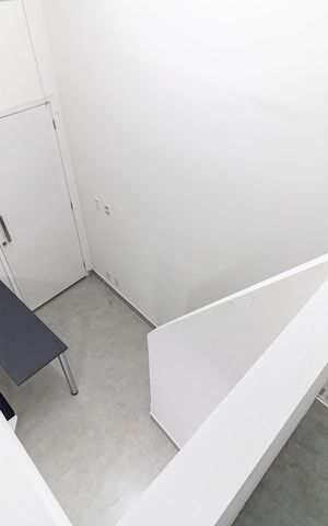 Apartamento para alugar com 20m², 1 quarto e sem vaga Apartamento para alugar com 20m², 1 quarto e sem vagaEscada