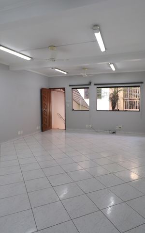 Casa para alugar com 302m², 3 quartos e 3 vagasÁrea comum - Salão de festas