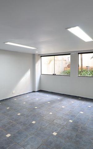 Casa para alugar com 302m², 3 quartos e 3 vagasHall