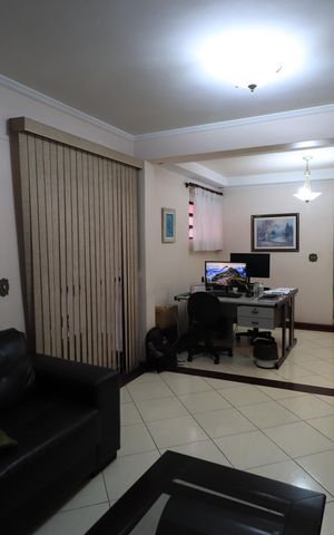 Casa para alugar com 302m², 3 quartos e 3 vagasSala