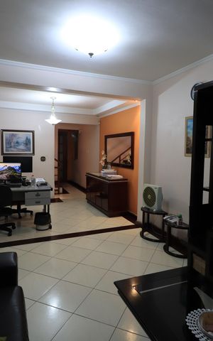 Casa para alugar com 302m², 3 quartos e 3 vagasSala