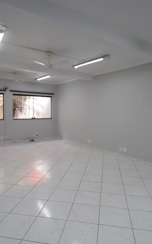 Casa para alugar com 302m², 3 quartos e 3 vagasÁrea comum - Salão de festas