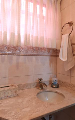Casa para alugar com 302m², 3 quartos e 3 vagasLavabo