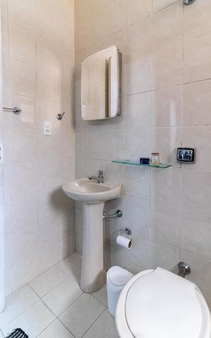 Casa à venda com 254m², 2 quartos e 5 vagasBanheiro da Suíte 2