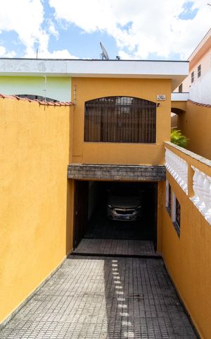 Casa à venda com 254m², 2 quartos e 5 vagasFachada