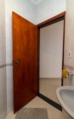 Casa à venda com 254m², 2 quartos e 5 vagasLavabo