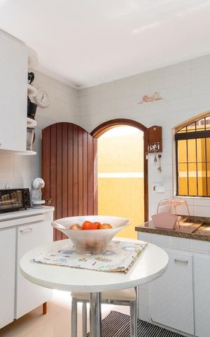Casa à venda com 254m², 2 quartos e 5 vagasCozinha