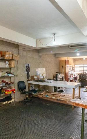 Casa à venda com 254m², 2 quartos e 5 vagasSalão