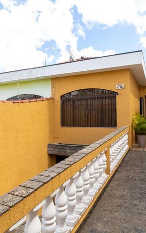 Casa à venda com 254m², 2 quartos e 5 vagasFachada
