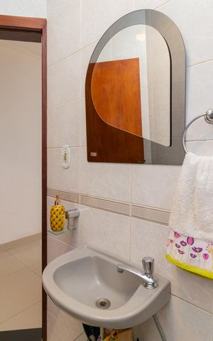 Casa à venda com 254m², 2 quartos e 5 vagasLavabo