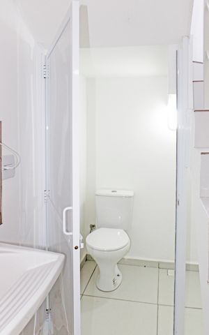 Casa para alugar com 75m², 1 quarto e 2 vagasBanheiro de Serviço