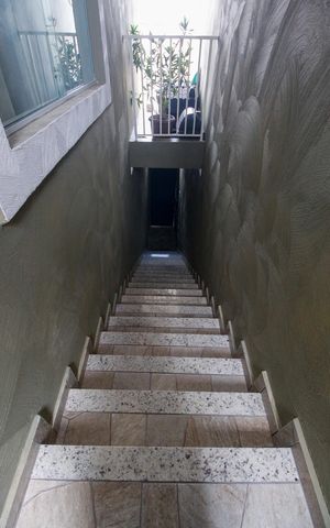 Casa para alugar com 50m², 2 quartos e sem vagaEscada