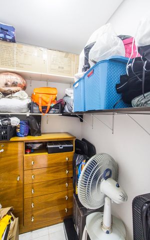 Casa de condomínio à venda com 280m², 3 quartos e 4 vagasDepósito
