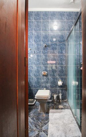 Casa à venda com 500m², 3 quartos e 4 vagas Casa à venda com 500m², 3 quartos e 4 vagasBanheiro da Suíte