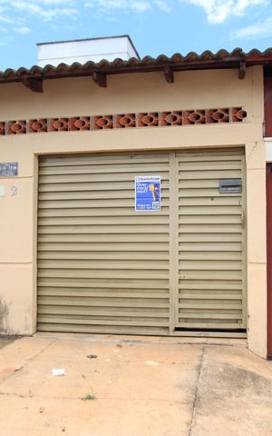 Casa para alugar com 75m², 2 quartos e 1 vagaFachada e placa