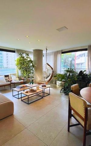 Apartamento à venda com 218m², 3 quartos e 4 vagas