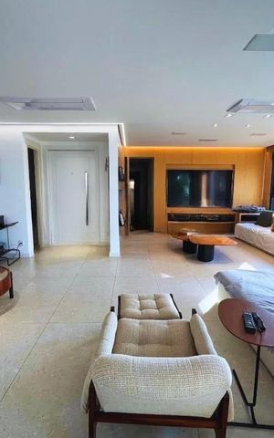Apartamento à venda com 218m², 3 quartos e 4 vagas