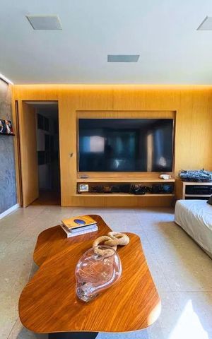 Apartamento à venda com 218m², 3 quartos e 4 vagas