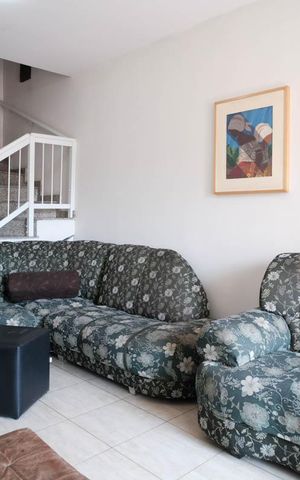 Casa à venda com 110m², 3 quartos e 3 vagasSala
