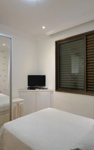 Apartamento à venda com 156m², 4 quartos e 3 vagasQuarto 2
