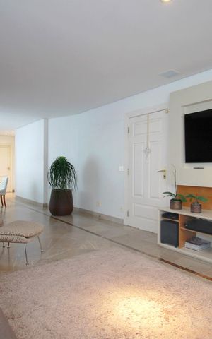 Apartamento à venda com 156m², 4 quartos e 3 vagasSala
