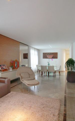 Apartamento à venda com 156m², 4 quartos e 3 vagasSala