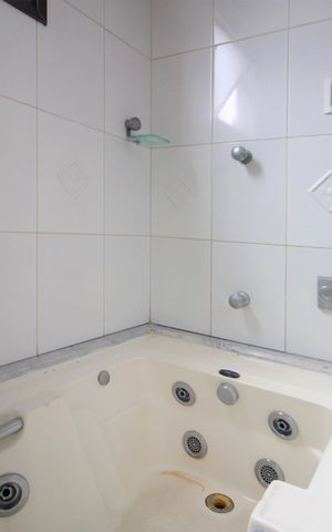 Apartamento à venda com 156m², 4 quartos e 3 vagasBanheiro da Suíte