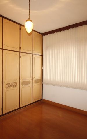 Casa à venda com 390m², 6 quartos e 2 vagasQuarto 2