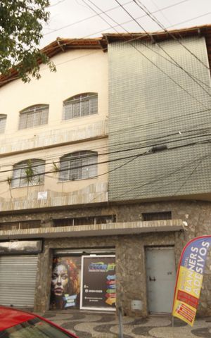 Casa à venda com 390m², 6 quartos e 2 vagasFachada