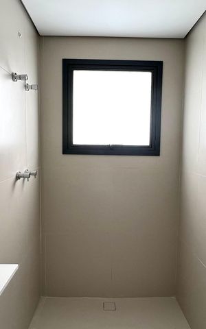 Apartamento à venda com 195m², 4 quartos e 3 vagas Apartamento à venda com 195m², 4 quartos e 3 vagasBanheiro da Suíte 1