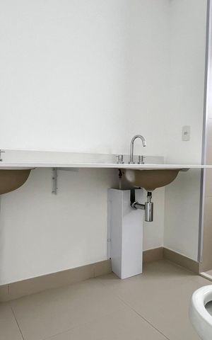 Apartamento à venda com 195m², 4 quartos e 3 vagas Apartamento à venda com 195m², 4 quartos e 3 vagasBanheiro da Suíte 1