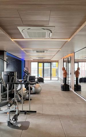 Apartamento à venda com 195m², 4 quartos e 3 vagas Apartamento à venda com 195m², 4 quartos e 3 vagasAcademia