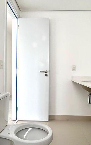 Apartamento à venda com 195m², 4 quartos e 3 vagas Apartamento à venda com 195m², 4 quartos e 3 vagasBanheiro da Suíte 1