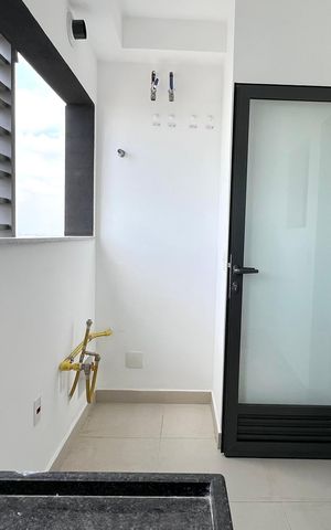 Apartamento à venda com 195m², 4 quartos e 3 vagas Apartamento à venda com 195m², 4 quartos e 3 vagasÁrea de Serviço